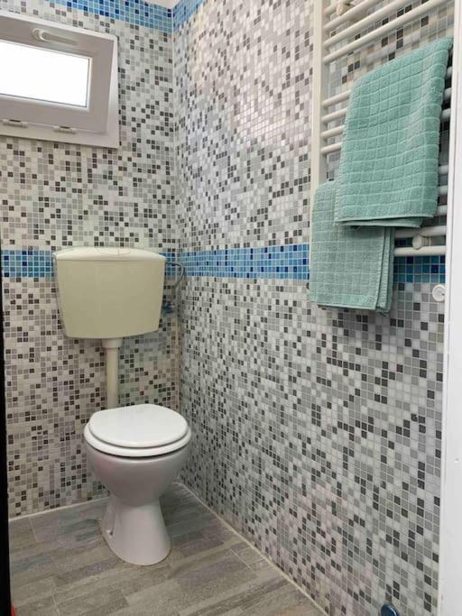La Dolce Vita Apartment Intra Luaran gambar