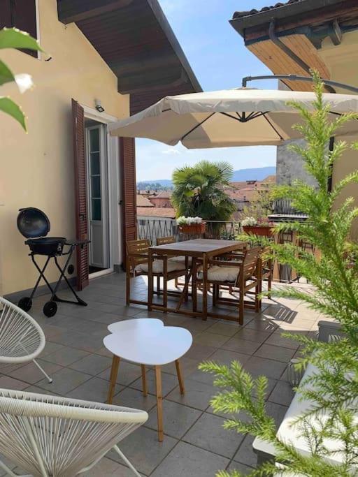 La Dolce Vita Apartment Intra Luaran gambar