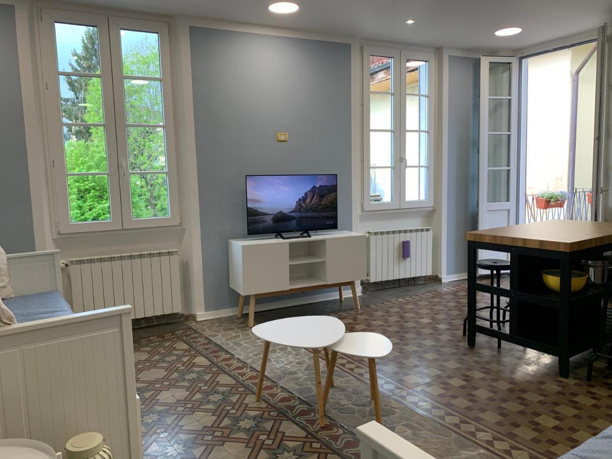 La Dolce Vita Apartment Intra Luaran gambar