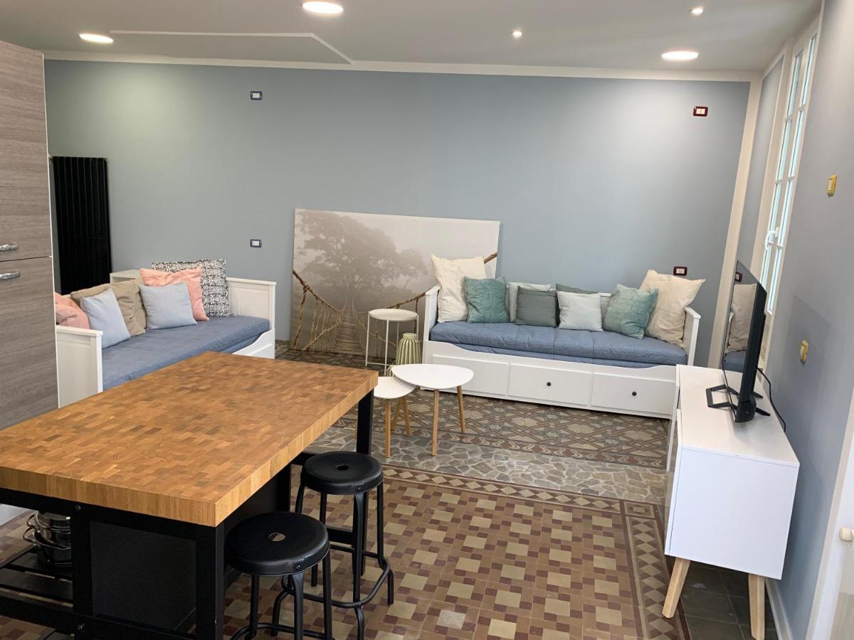 La Dolce Vita Apartment Intra Luaran gambar
