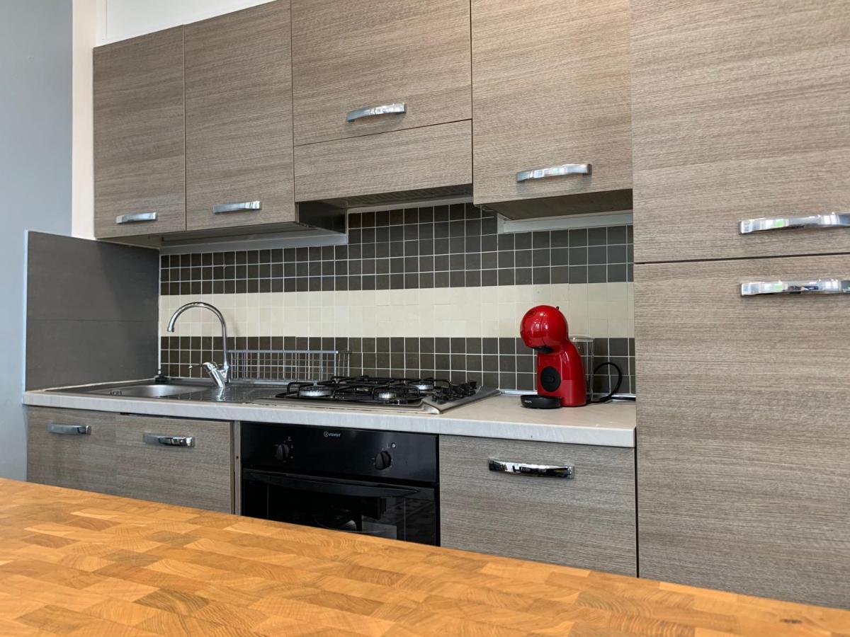 La Dolce Vita Apartment Intra Luaran gambar